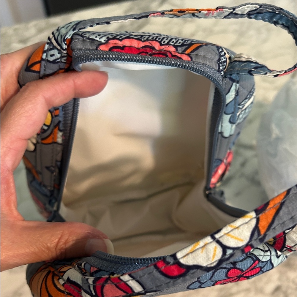 Vera Bradley Multicolor Floral Quilted Lunch Bag - Picture 3 of 4